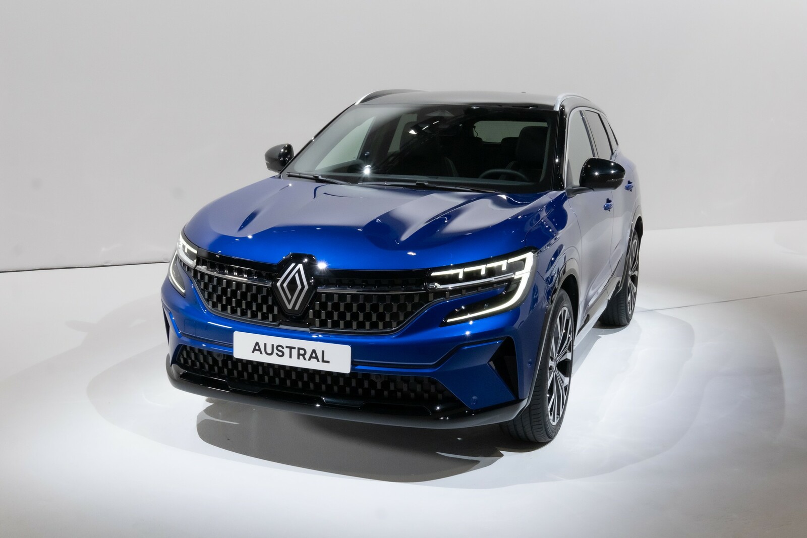 Renault präsentiert den neuen Austral. Er beerbt den Kadjar im Segment der Kompakt-SUVs.