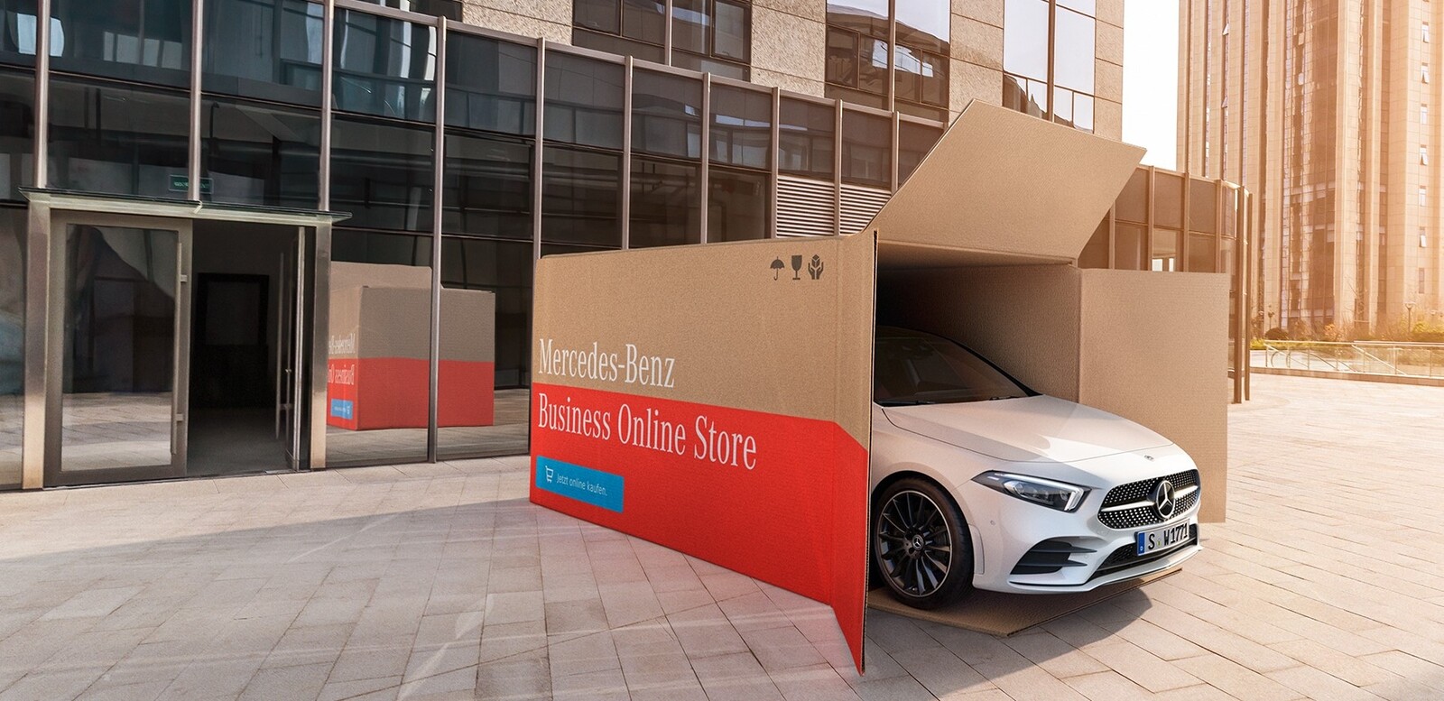 Der Mercedes-Benz Online-Store öffnet jetzt auch für Geschäftskunden .
