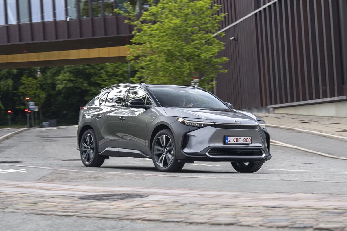 Zum Verkaufsstart des ersten Elektroautos von Toyota, dem b4ZX, launchen die Japaner in Deutschland ein Dienstleistungsprogramm für E-Autos.