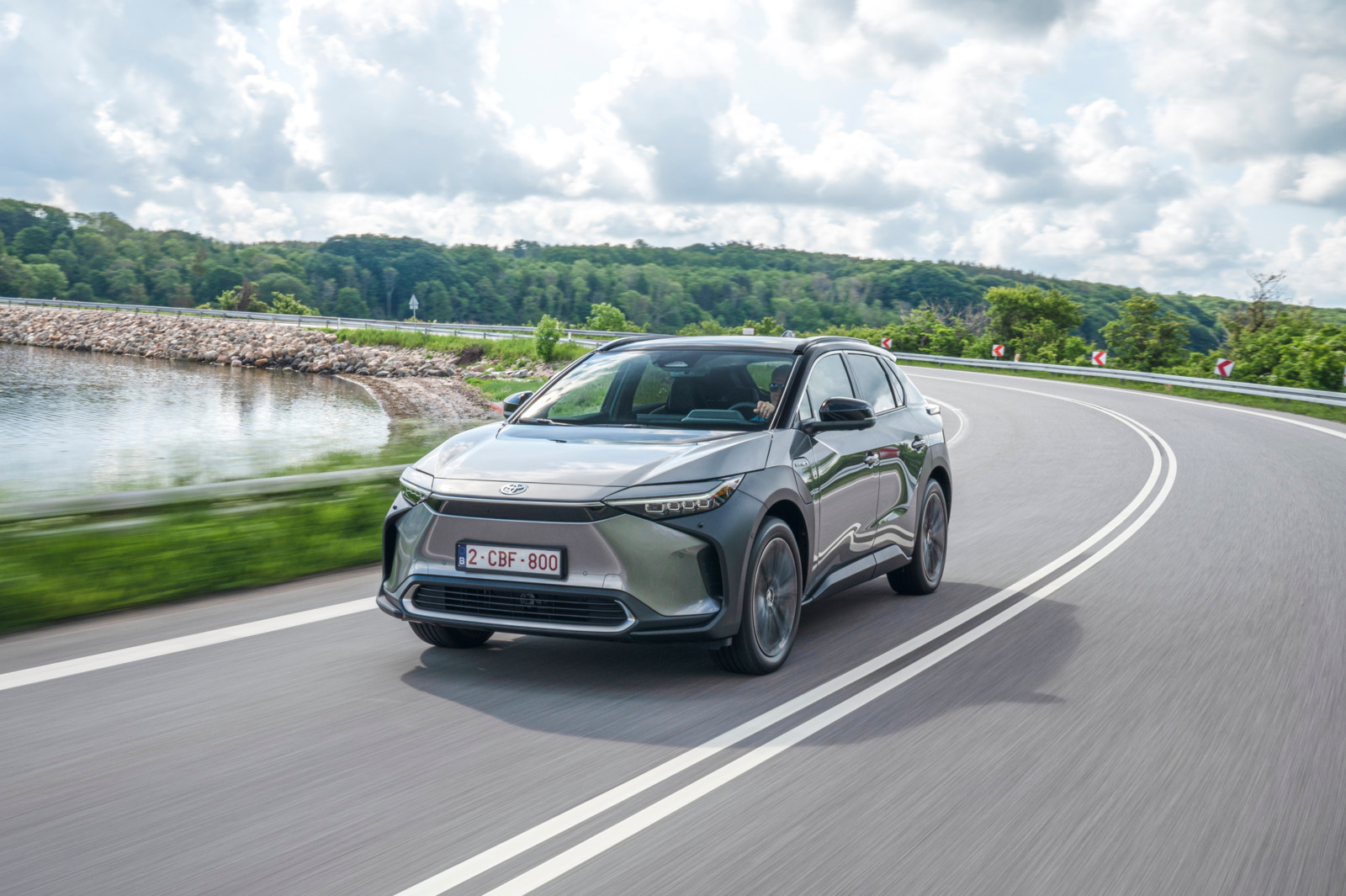 Der Toyota bZ4X markiert den Eintritt der Japaner ins Stromer-Segment. Ihm soll pro Jahr mindestens ein weiteres Elektro-Modell folgen.
