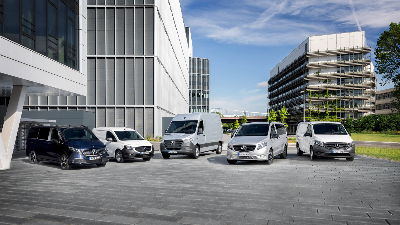 Mercedes bietet seine Palette an Vans und Transportern nun auch im Online-Store an.