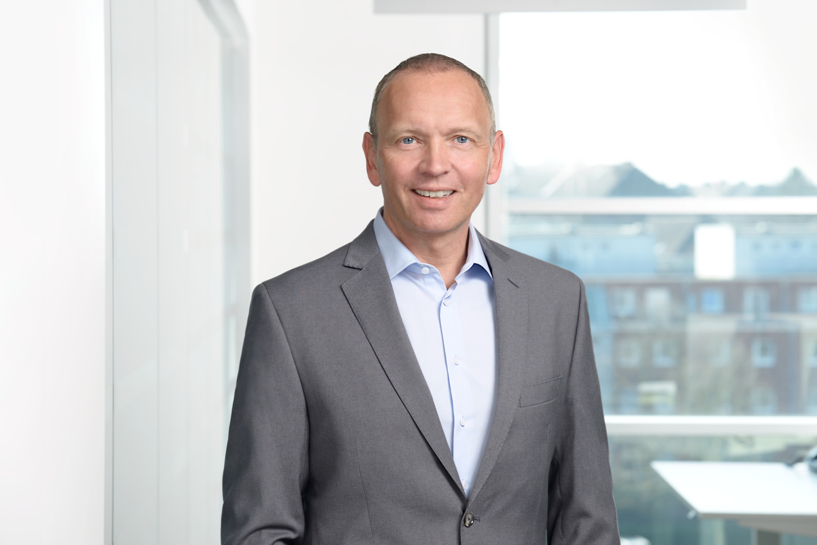 Roland Meyer ist seit 2018 Vorsitzender der Geschäftsführung von Leaseplan Deutschland, einem weltweit agierenden Car-as-a-Service-Anbieter. 