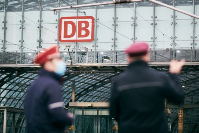 Bleibt ein Dilemma: Die Deutsche Bahn und der Mobilfunkanschluss ihrer Züge 
