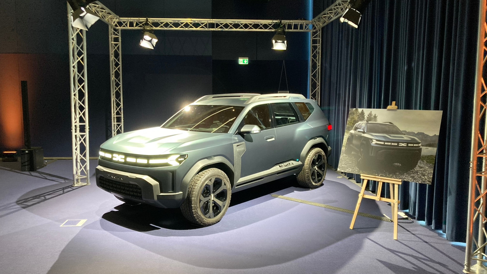 Mit dem Bigster rollt 2025 erstmals ein Kompakt-SUV im C-Segment von Dacia auf die Straße.