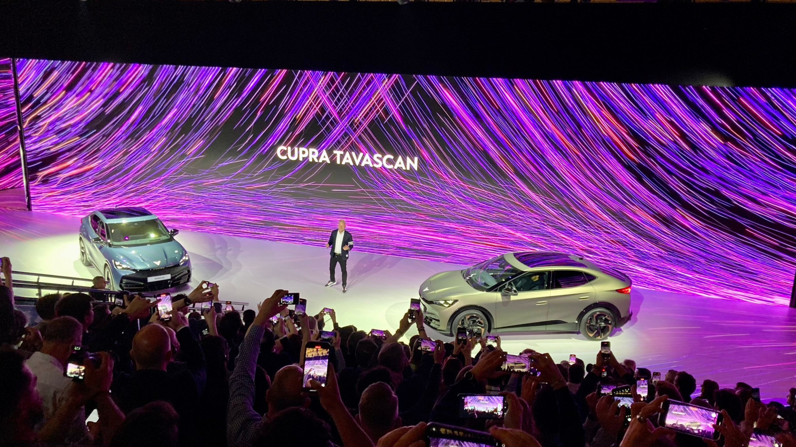 Cupra-CEO Wayne Griffiths stellte das elektrische SUV-Coupé Tavascan in Berlin vor.