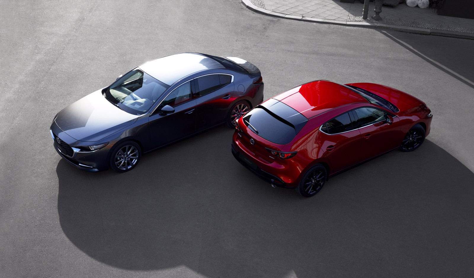 Mazda3 und Mazda3 Fastback wurden zum Modelljahr 2024 in einigen Details aufgewertet.