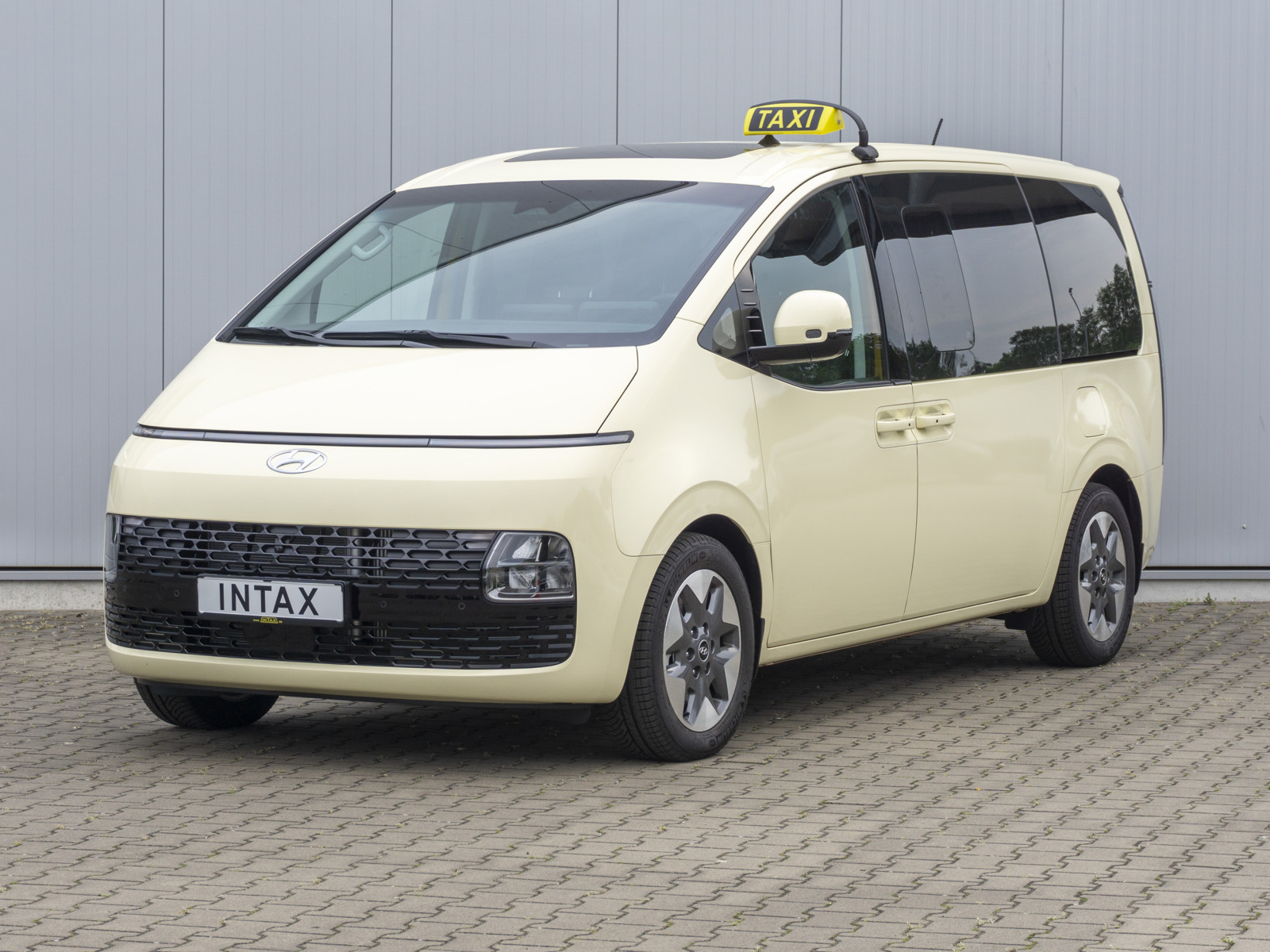 Hyundai Großraum-Van Staria gibt es ab sofort auch als Taxi.