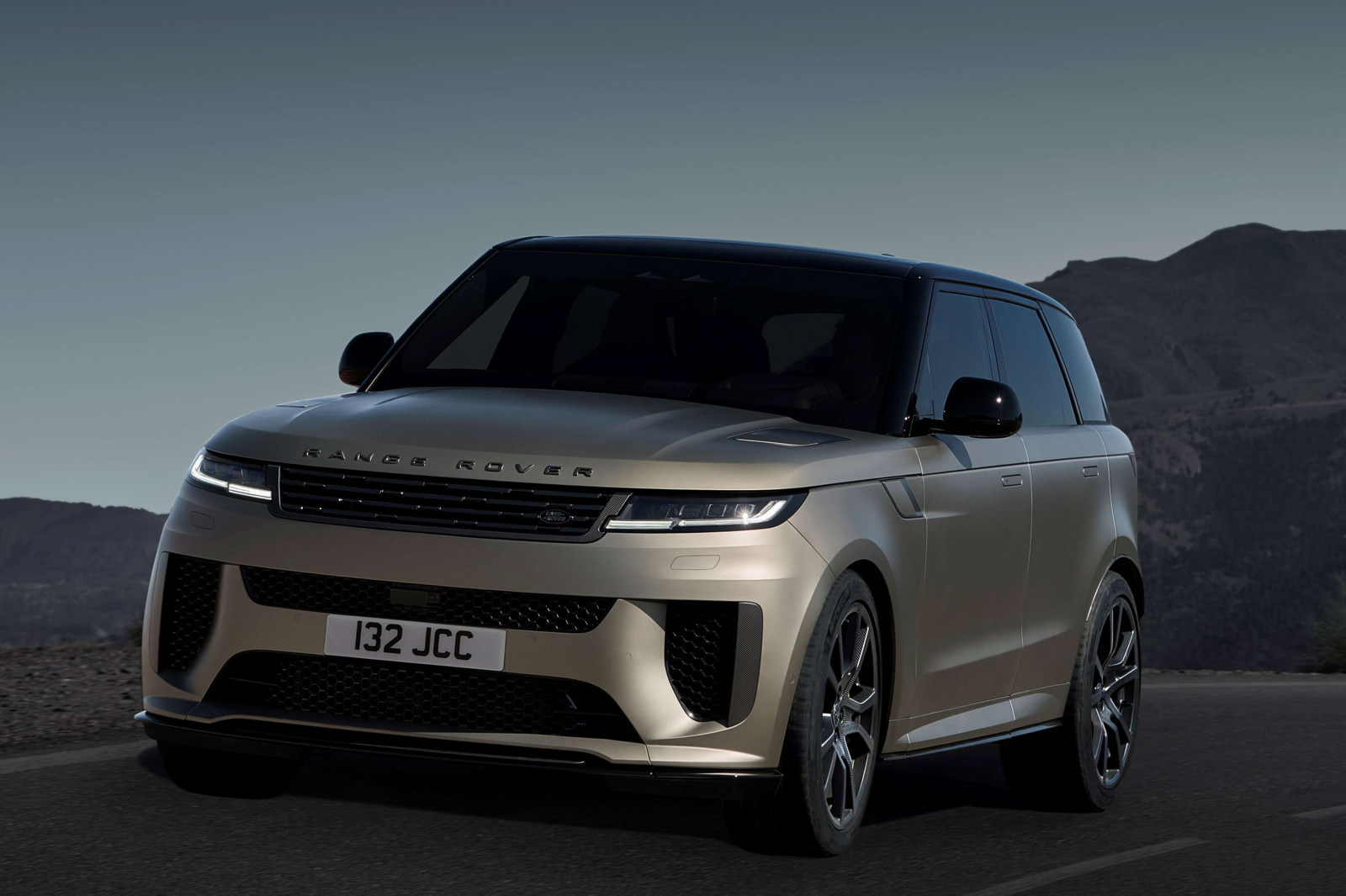 Zweifellos ist das neue Spitzenmodell des schon legendÃ¤ren Range Rover deutlich aus der Zeit gefallen. Wer braucht wirklich 467 kW bzw. 635 PS in einem GelÃ¤ndewagen? 