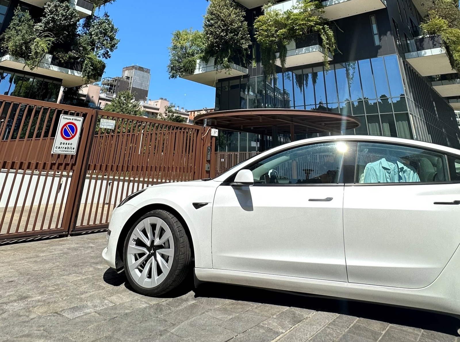 Tesla Model 3 aus dem Dechra-Fuhrpark: Elektroautos auch für den Außendienst geeignet.