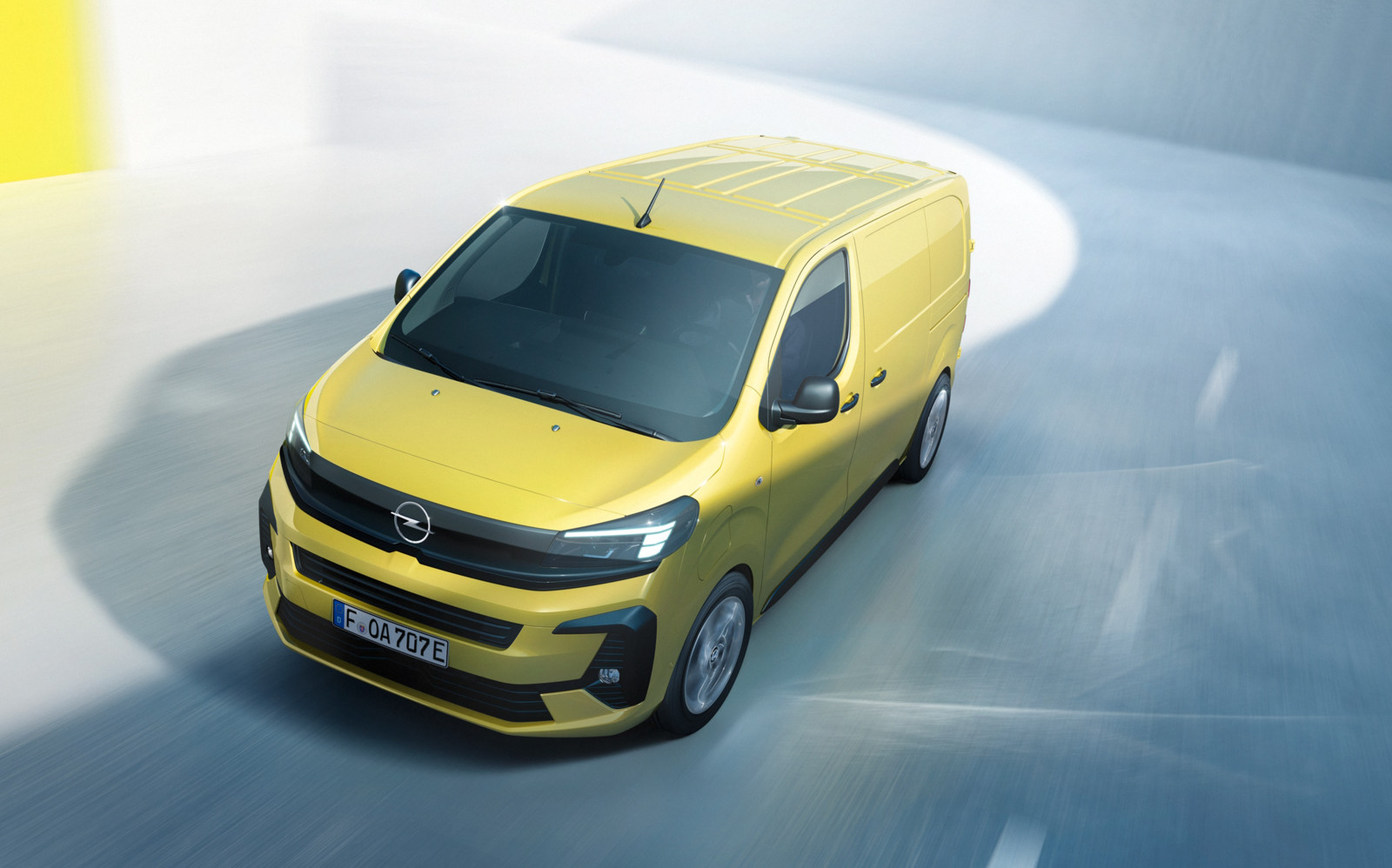 Opel schickt im FrÃ¼hjahr die Ã¼berarbeiteten Versionen der Transporter Vivaro und Movano ins Rennen
